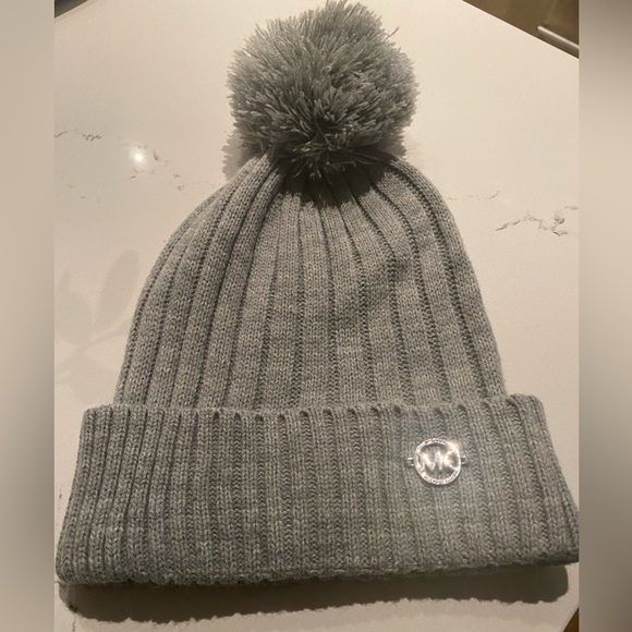 Michael Kors toque - Picture 1 of 3